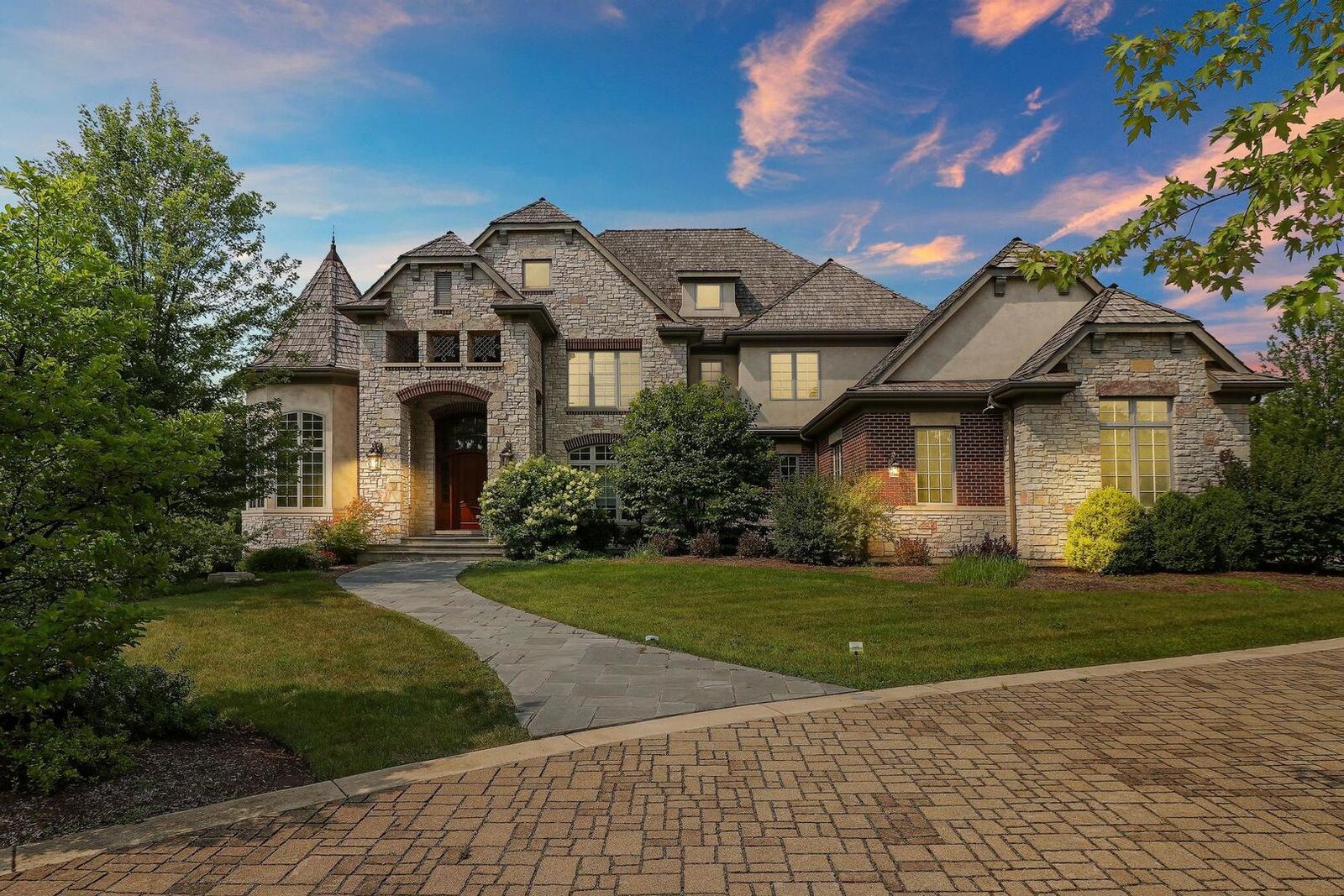 Property Photo:  34 Abbey Woods Drive  IL 60010 