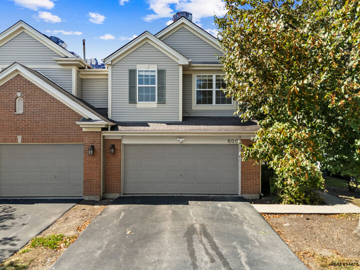 Property Photo:  600 Creekside Circle 600  IL 60031 