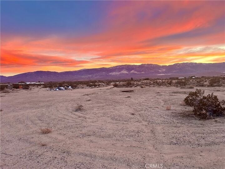 Property Photo: 30 Rodeo CA 92356