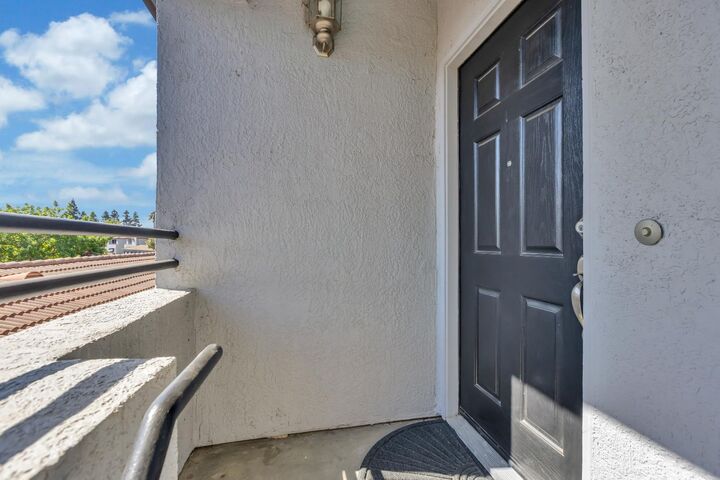 Property Photo:  5201 Laguna Oaks Dr 12  CA 95758 