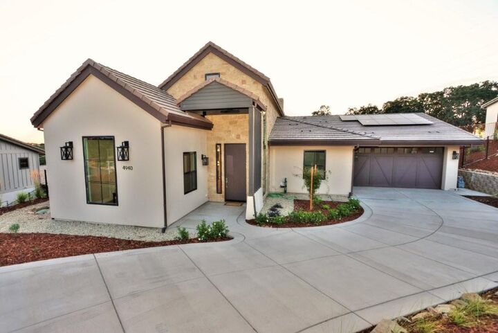 Property Photo: 4940 Greyson Creek Drive CA 95762