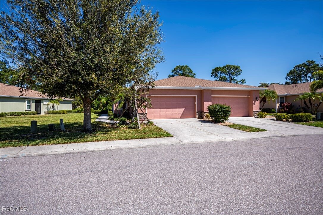 Property Photo:  20569 Chestnut Ridge Drive  FL 33917 