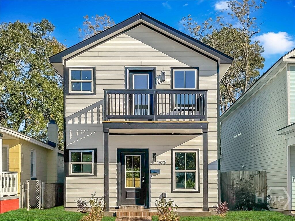 Property Photo:  1612 Reynolds Street  GA 31401 