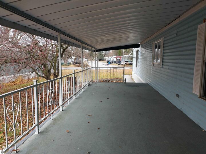 Property Photo:  2787 Ray Boulevard  MI 49686 