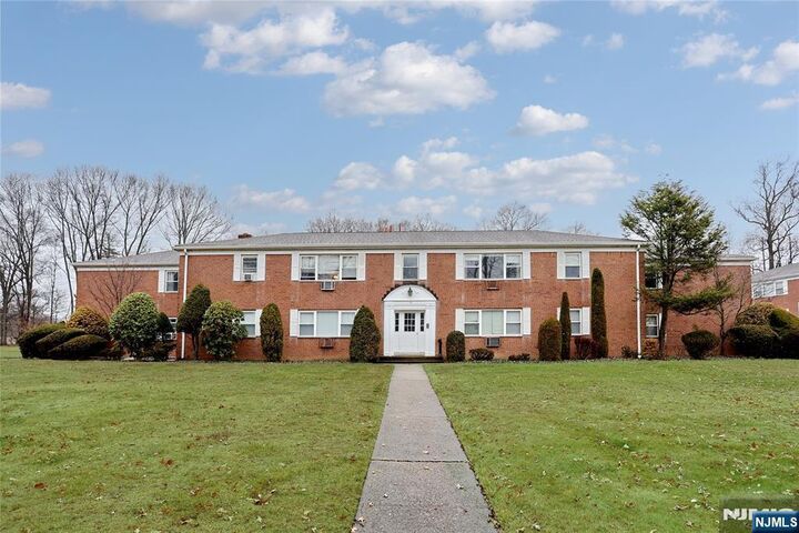 16D Rolling Ridge Road 16D  Montvale NJ 07645 photo