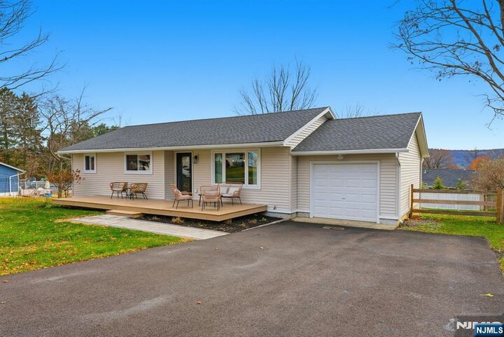 102 Sunnyview Avenue  Hackettstown NJ 07840 photo