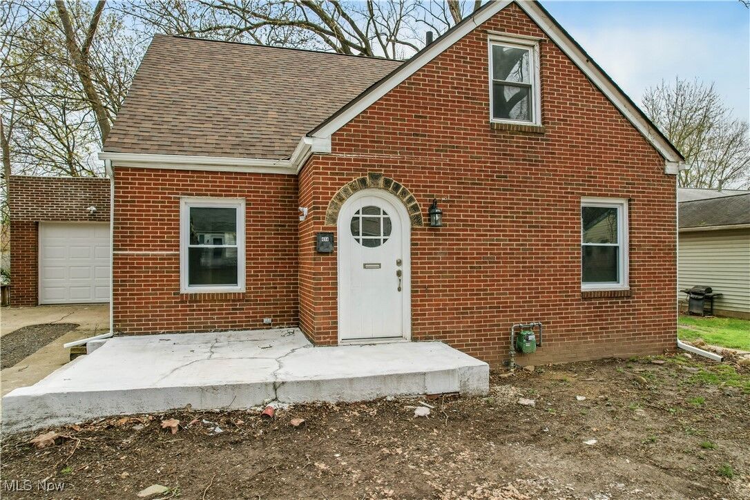 Property Photo:  414 10th Street  OH 44471 