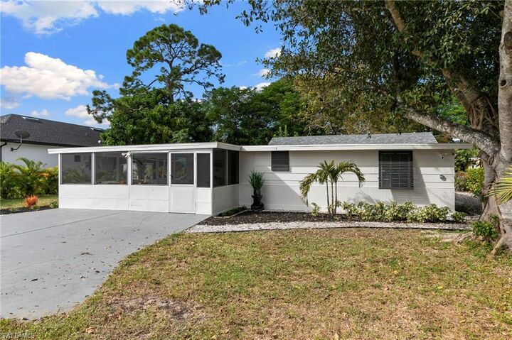 Property Photo:  11310 Dean St  FL 34135 