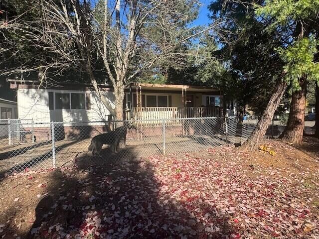 Property Photo:  508 Bumblebee Lane  OR 97523 