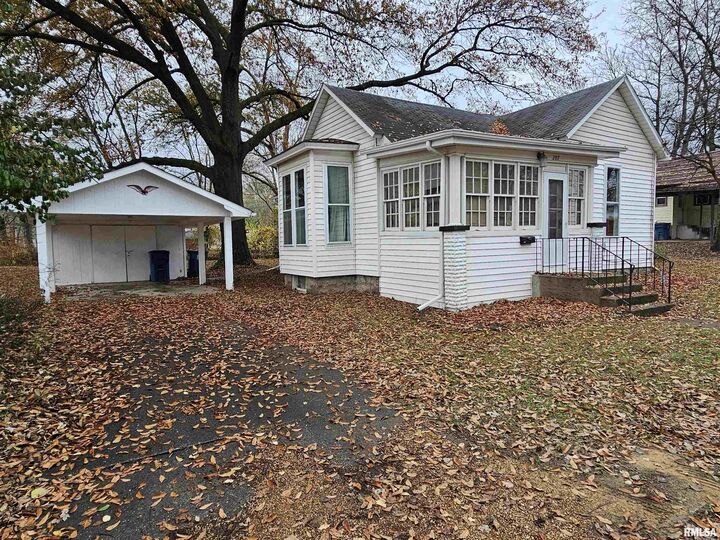 207 N 8th Street  Mt Vernon IL 62864 photo