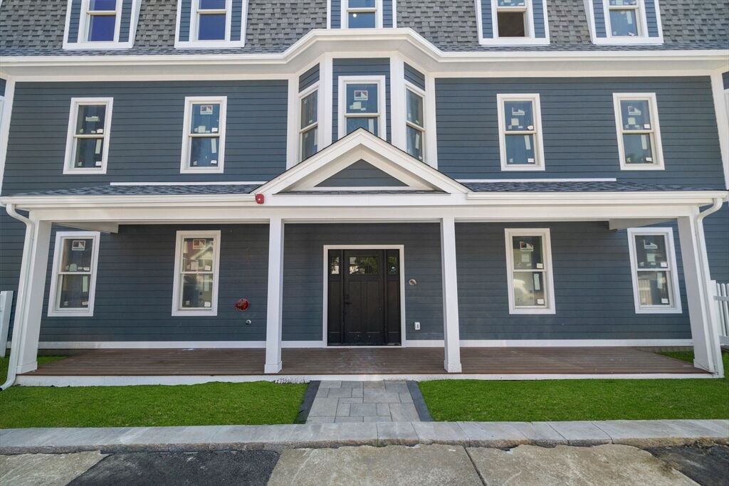 Property Photo:  60 Stanley St  MA 02125 