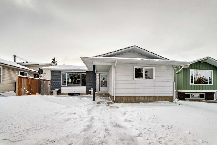 87 Rundleson Way NE  Calgary AB T1Y 3H7 photo