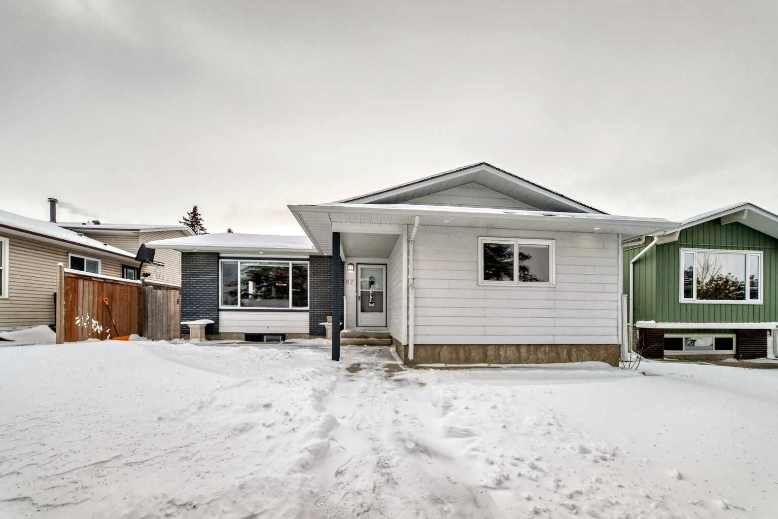 Property Photo:  87 Rundleson Way NE  AB T1Y 3H7 