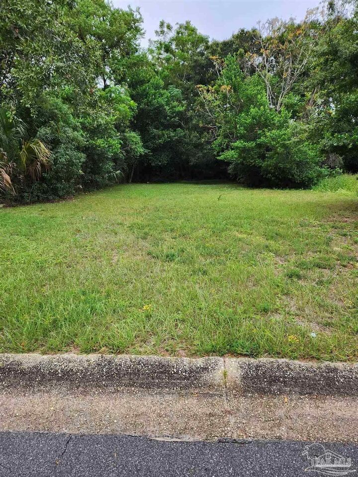 2407 N Tarragona St  Pensacola FL 32503 photo