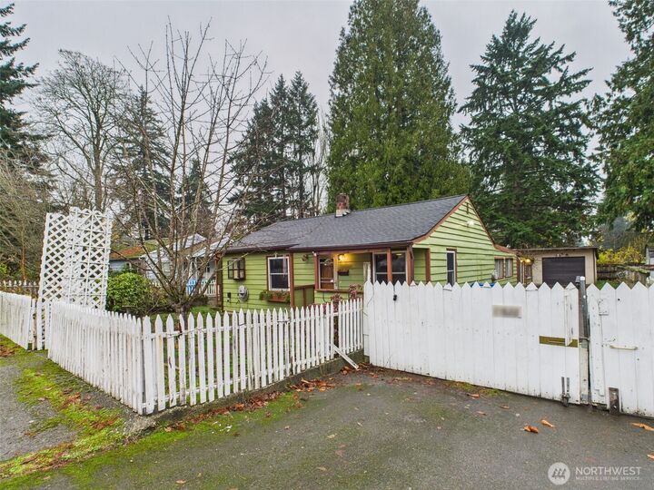 Property Photo: 15822 26th Avenue NE WA 98155