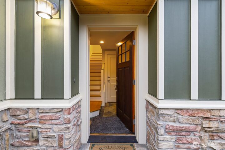 Property Photo:  108  17th Avenue A  WA 98122 