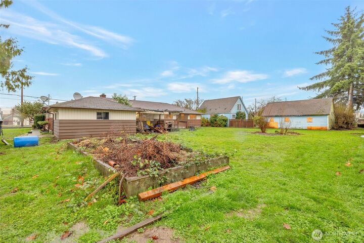 Property Photo: 6216 20th Street E WA 98424