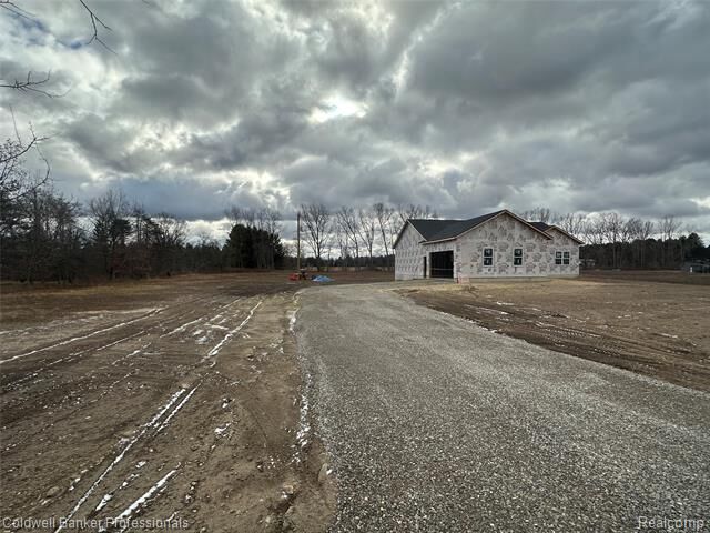 Property Photo:  2080 Bowers Road  MI 48446 