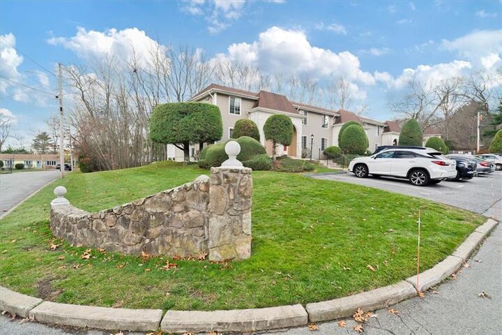 Property Photo:  8 Marigold Circle  RI 02904 