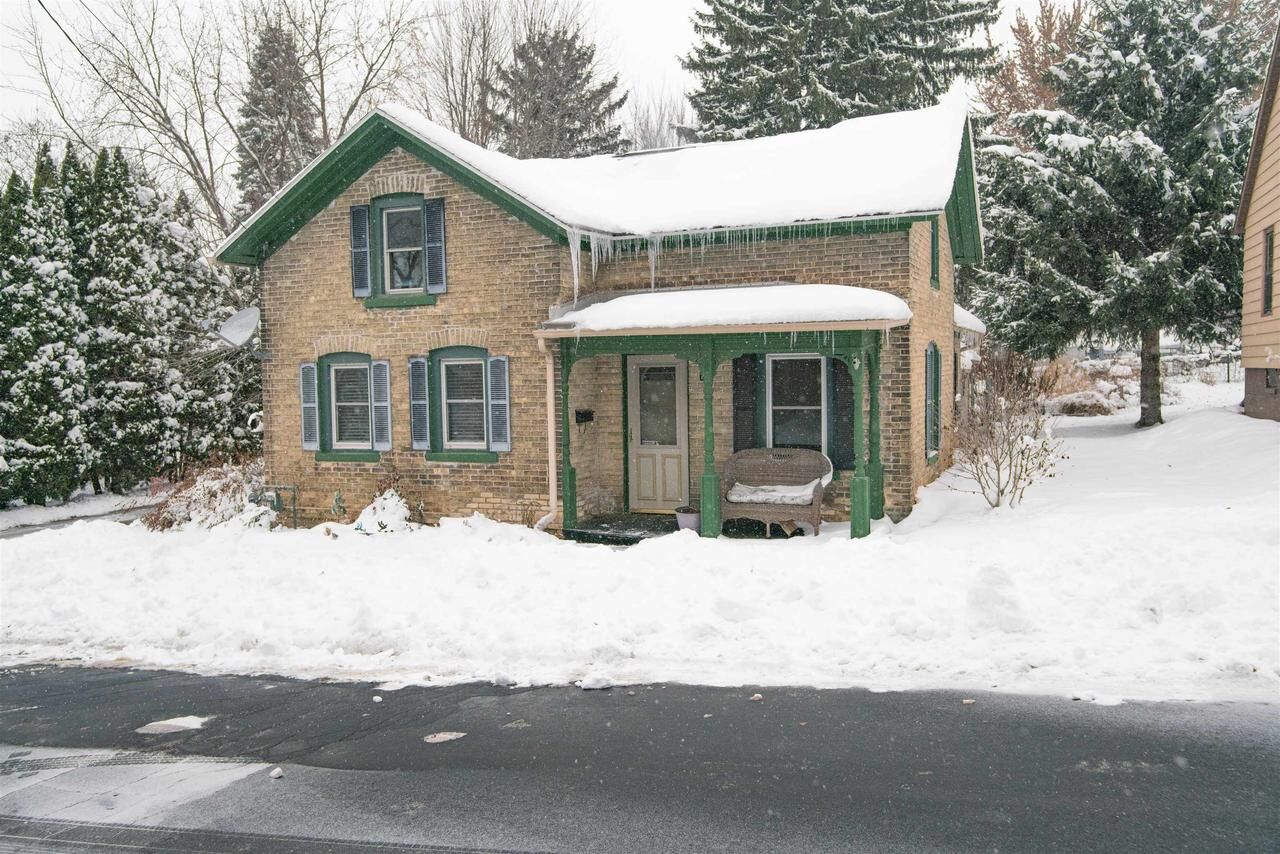 Property Photo:  114 East Green Street  WI 53098 