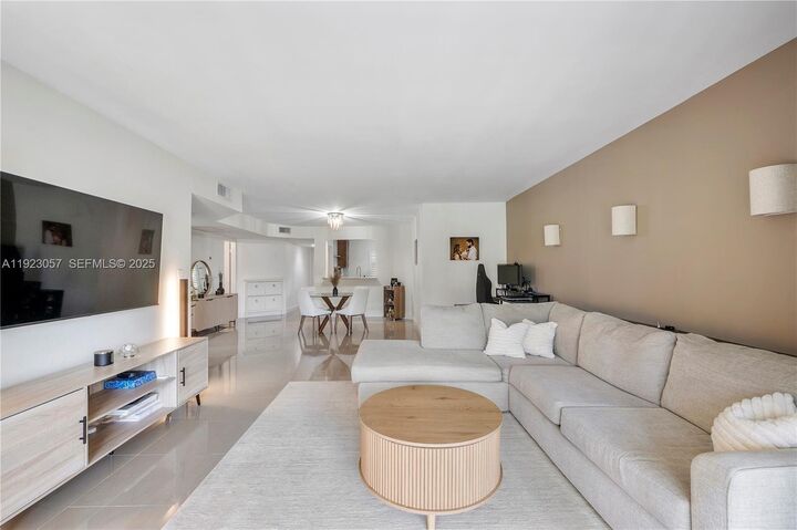 Property Photo:  1706 Hammock Blvd 1706  FL 33063 