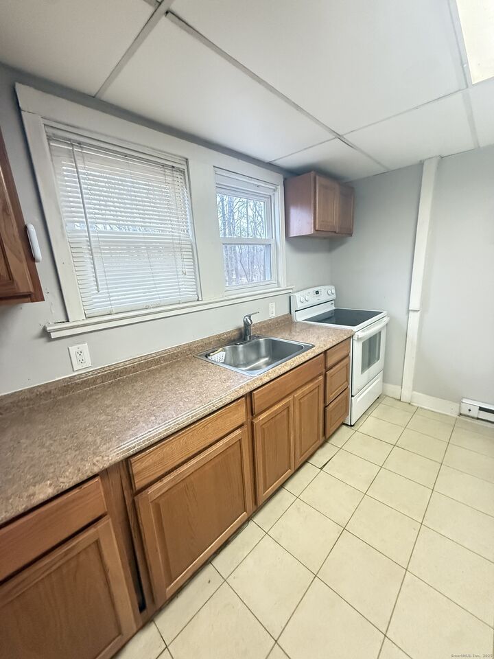 Property Photo:  23 Hayward Avenue Cottage #2  CT 06415 