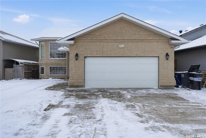 Property Photo:  339 West Hampton Boulevard  SK S7R 0B5 