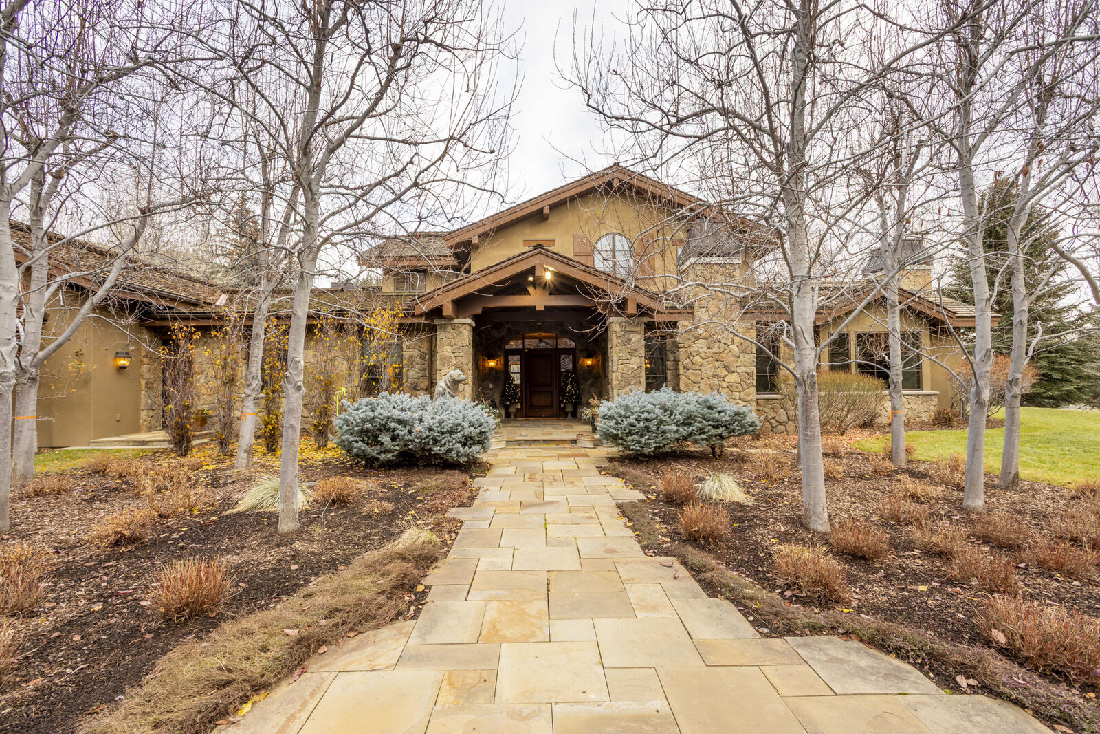 Property Photo:  305 S Golden Eagle Dr  ID 83333 