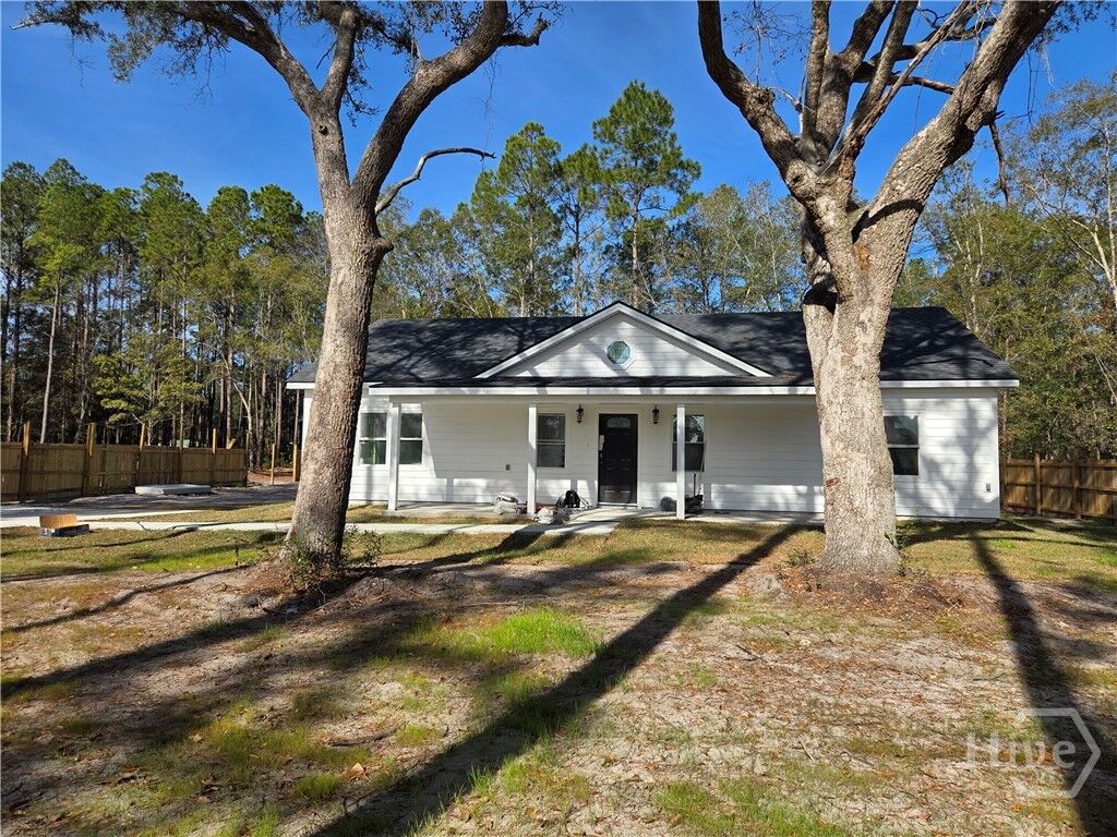 Property Photo:  612 W Ninth Street  GA 31326 