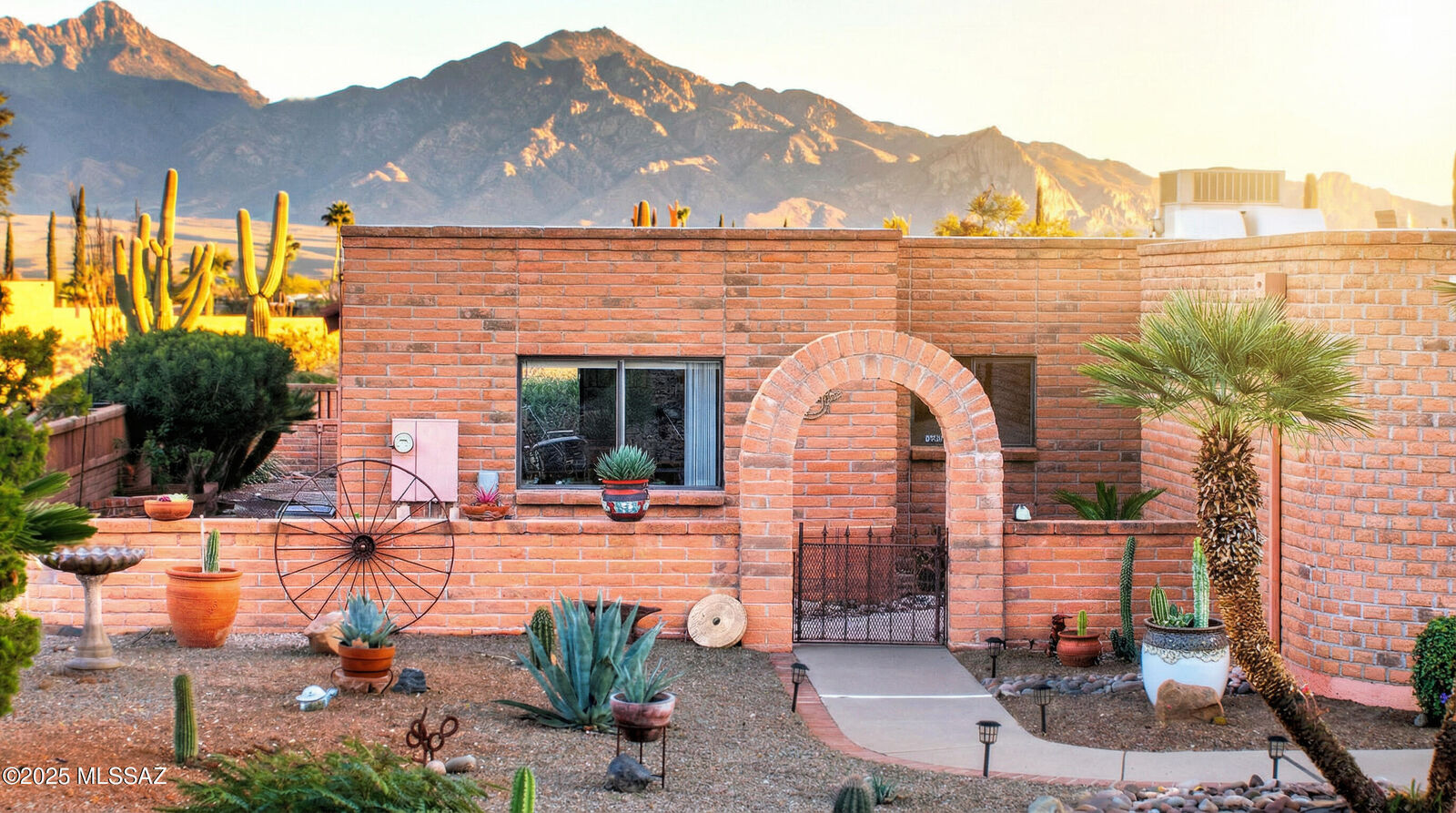 Property Photo:  2491 S Avenida Loma Linda  AZ 85622 