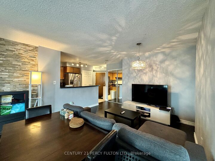 Property Photo:  7 Lorraine Drive 2003  ON M2N 7H2 