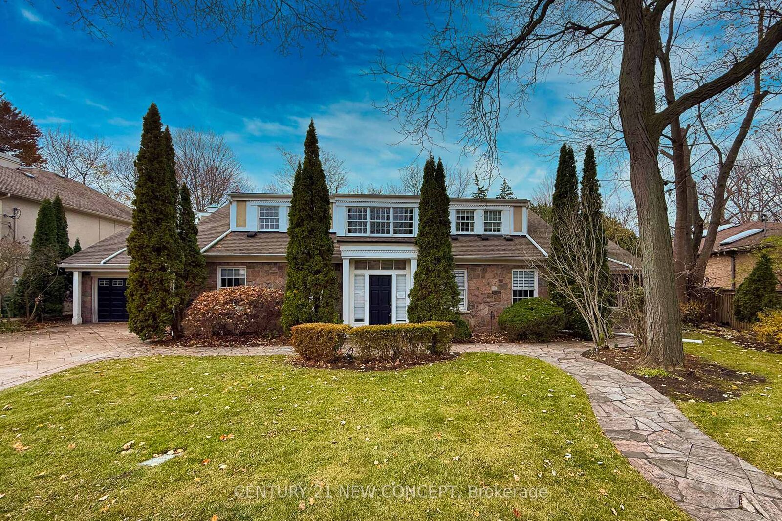 Property Photo: 158 Old Yonge Street ON M2P 1P9