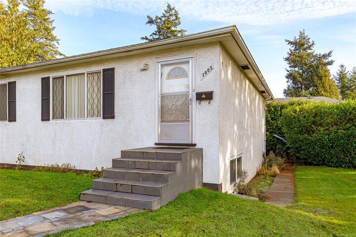 Property Photo: 1005 McCallum Rd BC V9B 4C7