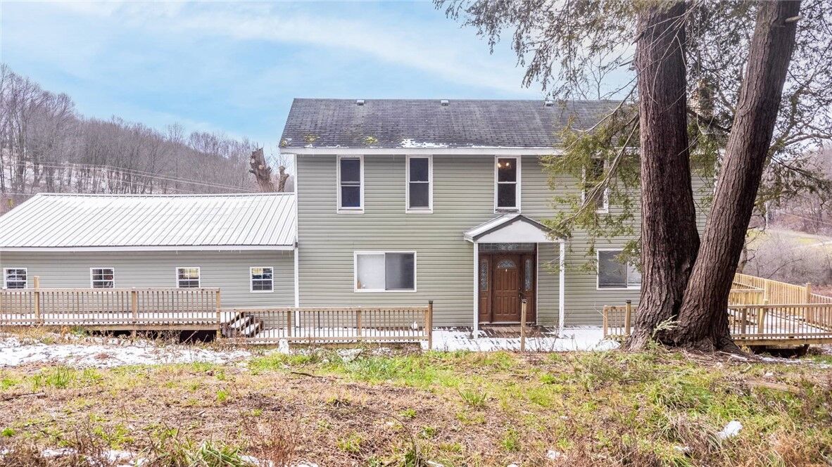 Property Photo: 437 Roseville Rd PA 16041