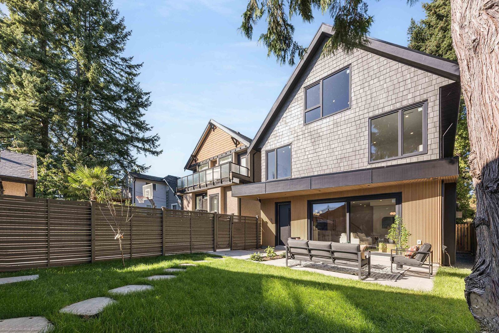Property Photo:  2626 W 41st Avenue 2  BC V6N 3C4 