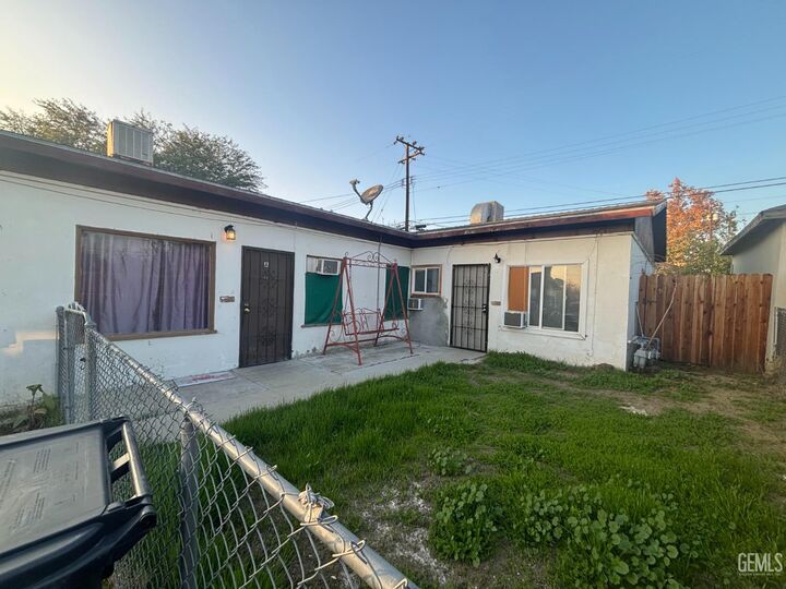 2512 Niles Street  Bakersfield CA 93306 photo