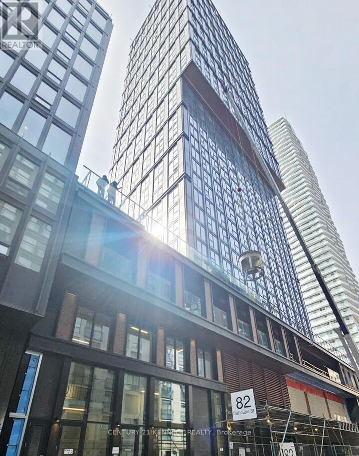 Property Photo:  82 Dalhousie Street 3501  ON M5B 1Y7 