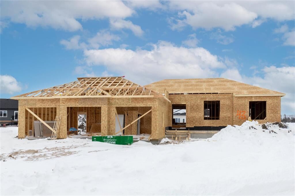 Property Photo: 43 Bentley Bay MB R5G 2Y4