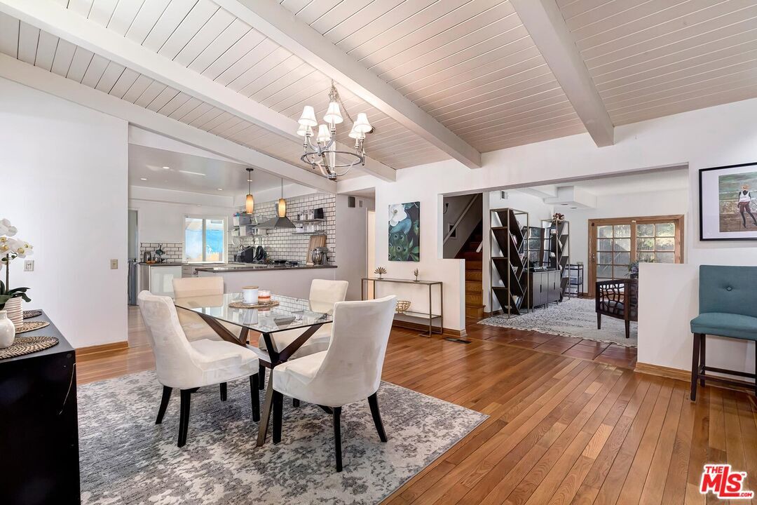 Property Photo:  4151 Terraza Dr  CA 90008 