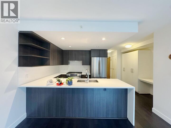 Property Photo:  8288 Granville Avenue  BC V6Y 0H6 