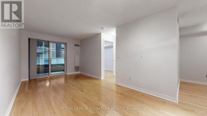 Property Photo:  250 Wellington Street West 1030  ON M5V 3P6 