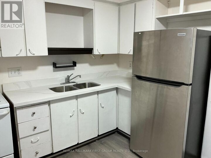 Property Photo:  361 Linden Street 1  ON L1H 6R6 