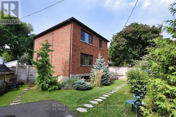 Property Photo:  6 Thirty First Street Lower  ON M8W 3E8 