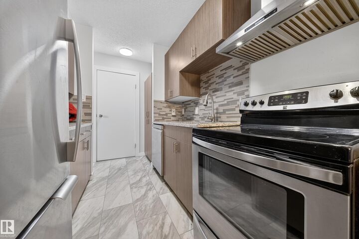 Property Photo:  10615 156 Street NW 202  AB T5P 2S2 