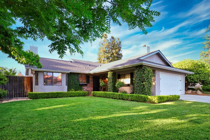 Property Photo:  2102 E Shea Drive  CA 93720 