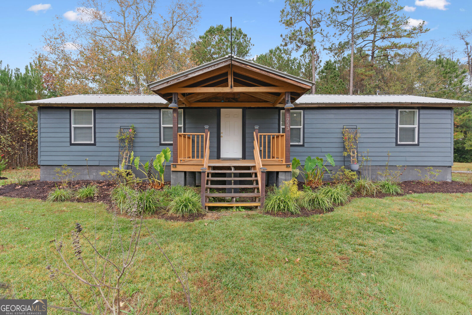 Property Photo:  1223 White Drive NE  GA 31331 
