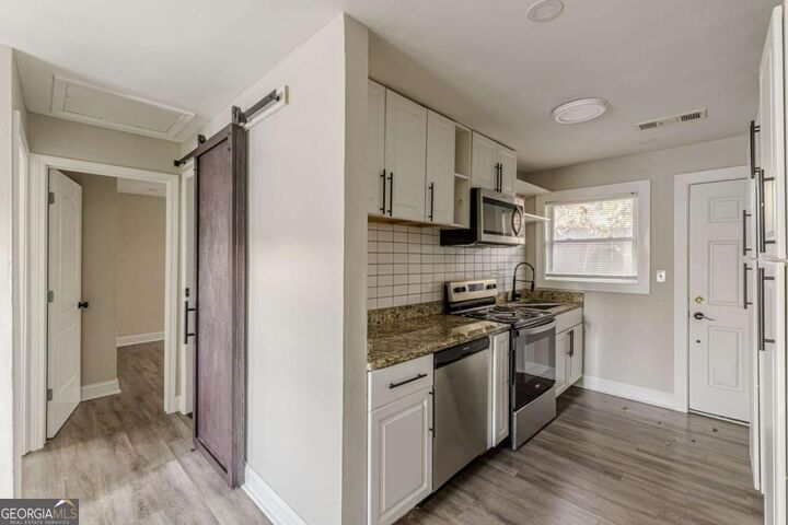 Property Photo:  919 Hobson Street SW  GA 30310 