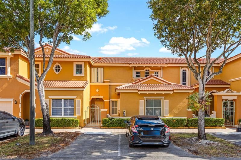 Property Photo:  8520 NW 139th Ter 1602  FL 33016 