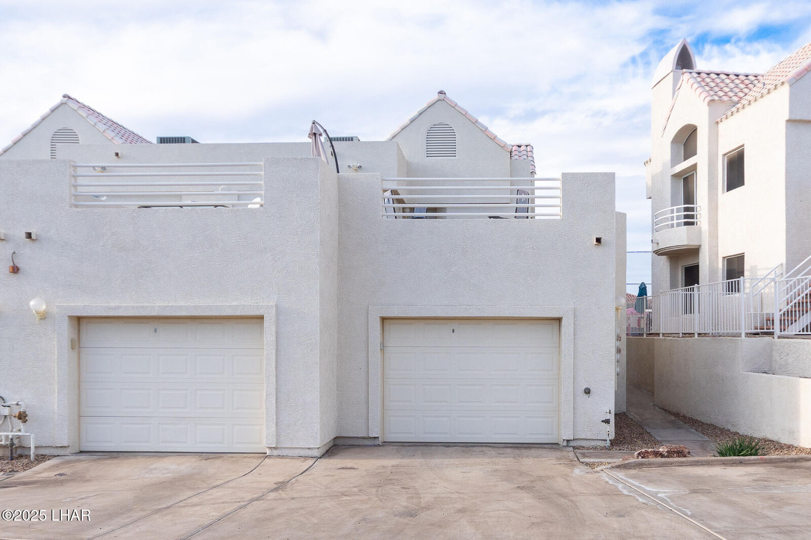 Property Photo:  420 Acoma Blvd 10  AZ 86406 