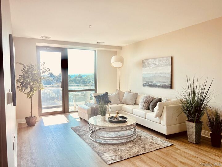 701 Ridge Hill Boulevard 1J  Yonkers NY 10710 photo